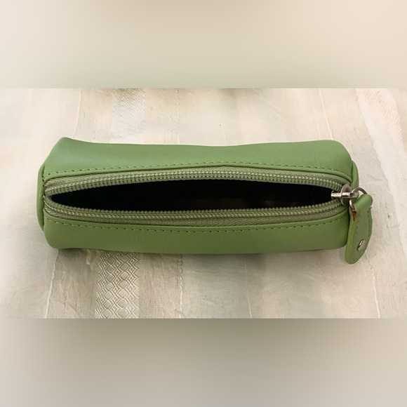Rowallan Green Leather Jewelry Roll with Removable Pouch - Picture 7 of 11